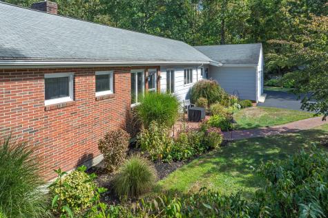 69 Falmouth Road Falmouth ME 04105