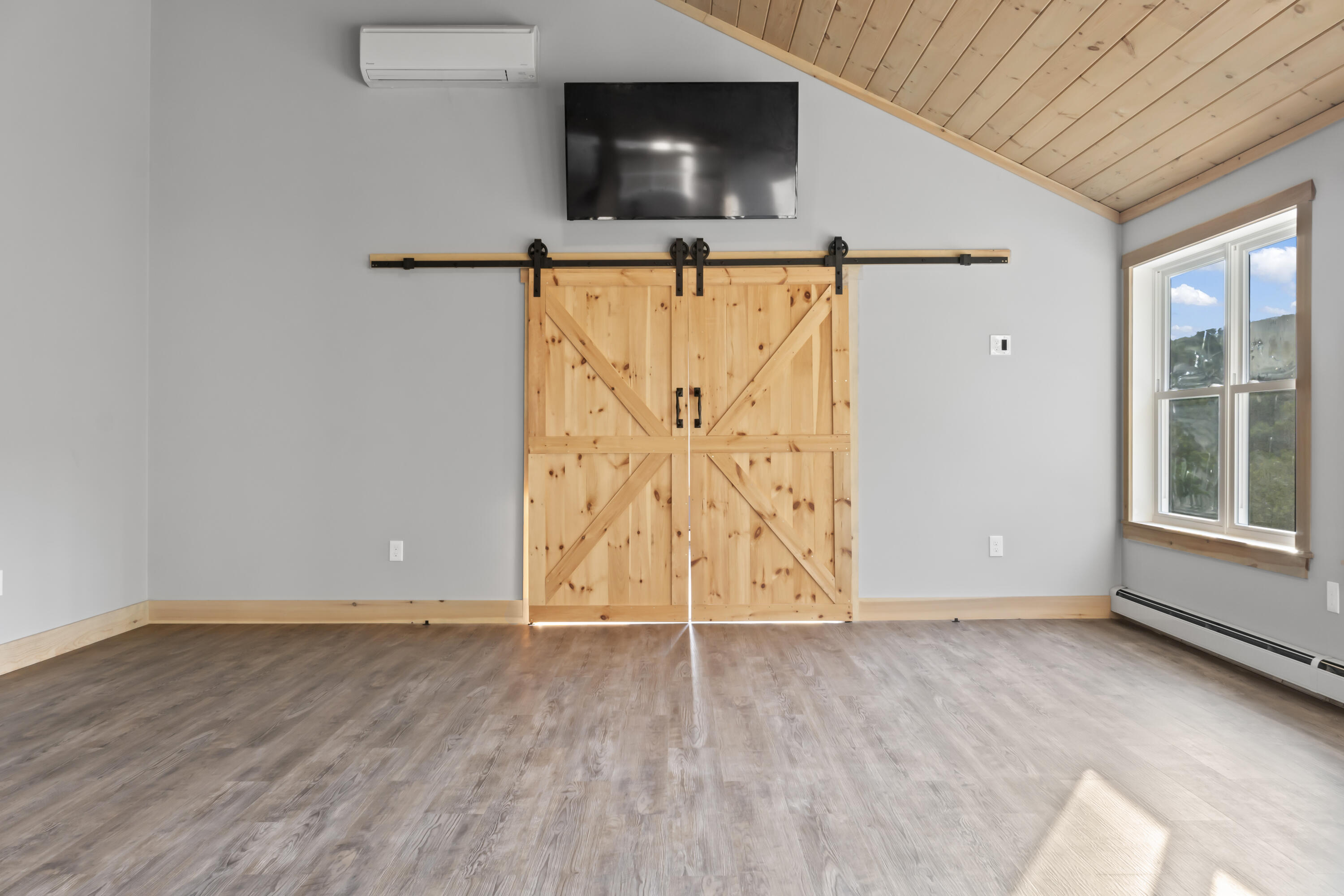 943 Greenwood Road Norway ME 04268