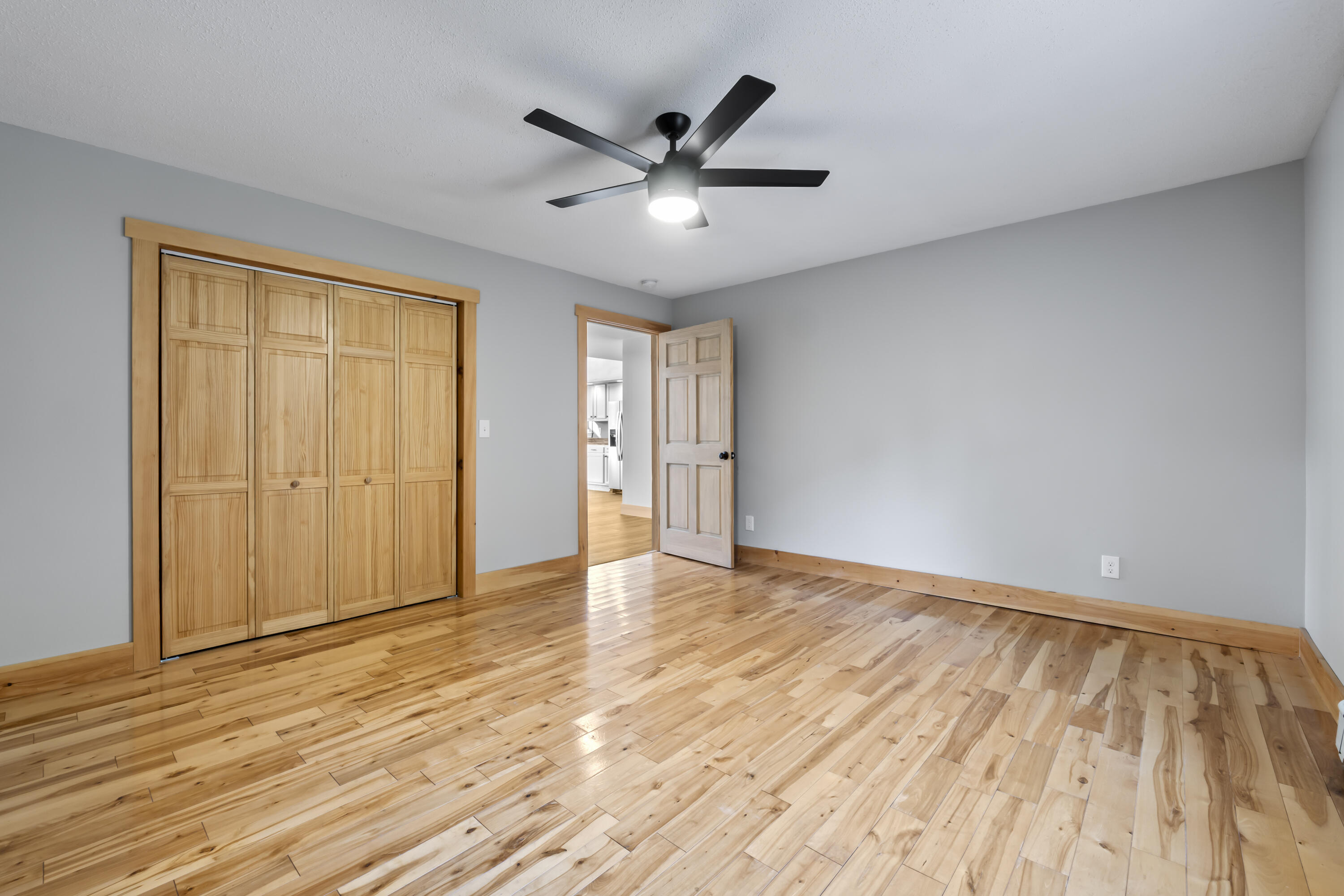 943 Greenwood Road Norway ME 04268