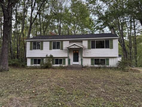 8 Patricia Avenue Raymond ME 04071