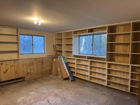 8 Patricia Avenue Raymond ME 04071