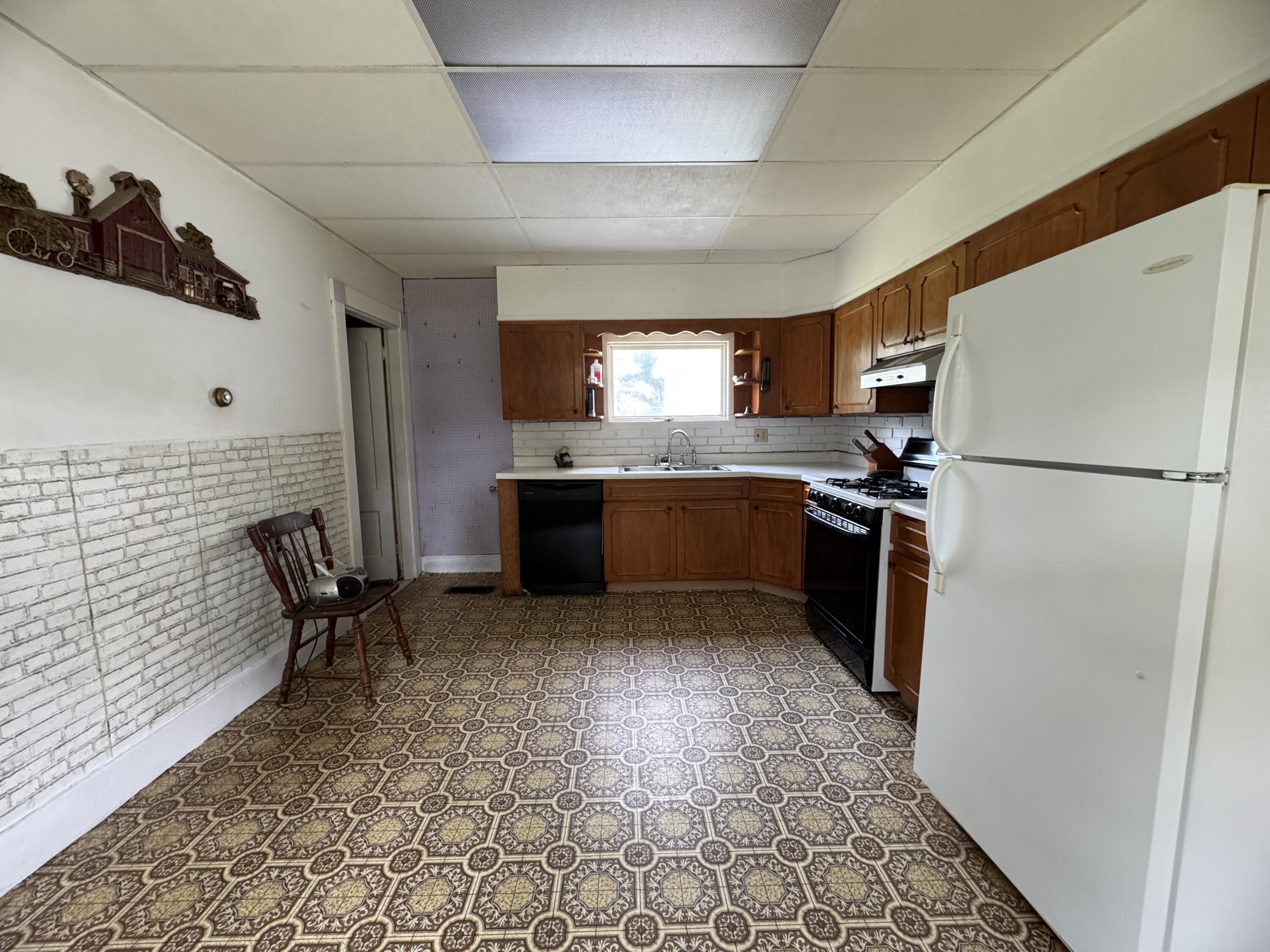 75 Pleasant Avenue Sangerville ME 04479