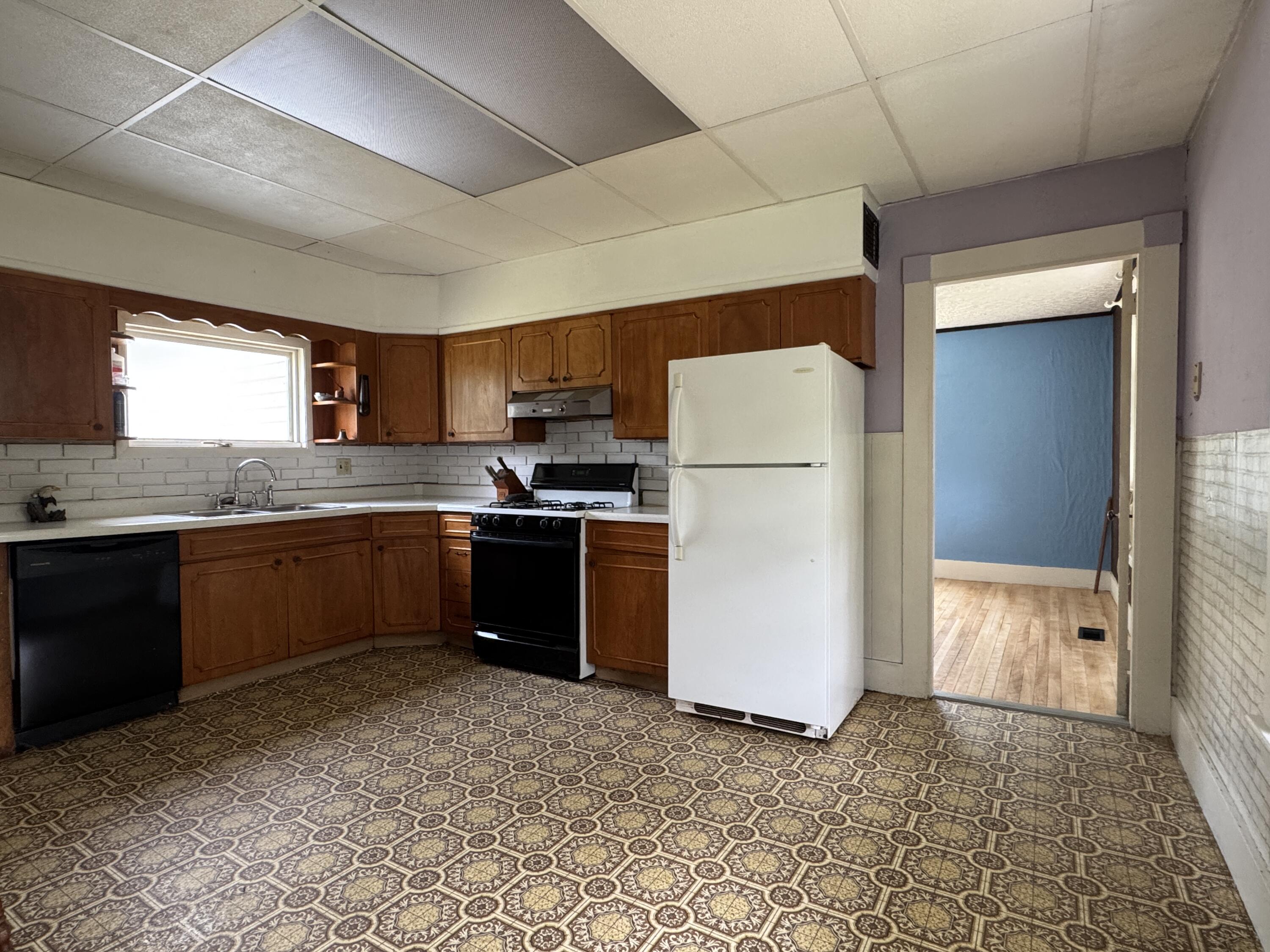 75 Pleasant Avenue Sangerville ME 04479