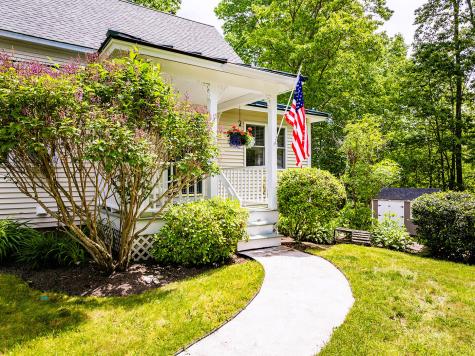 28 Summit Avenue Northport ME 04849