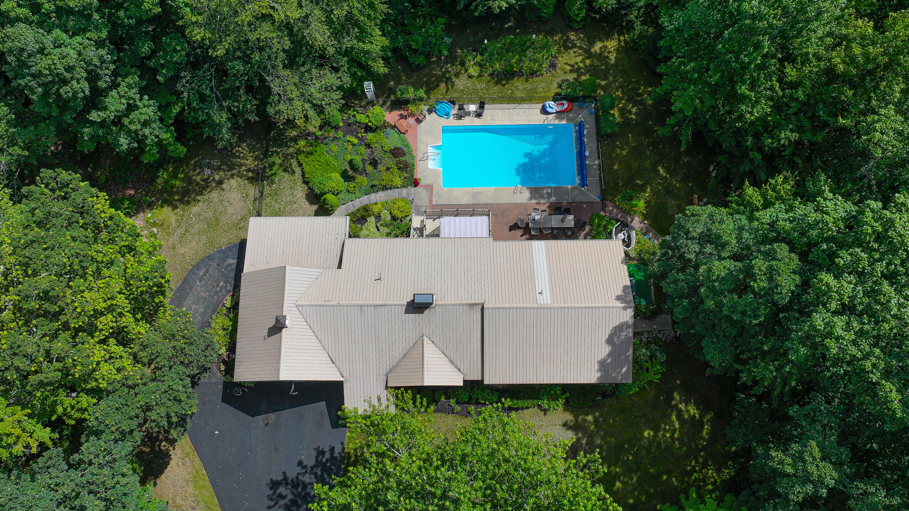 37 Woodland Shore Drive Naples ME 04055