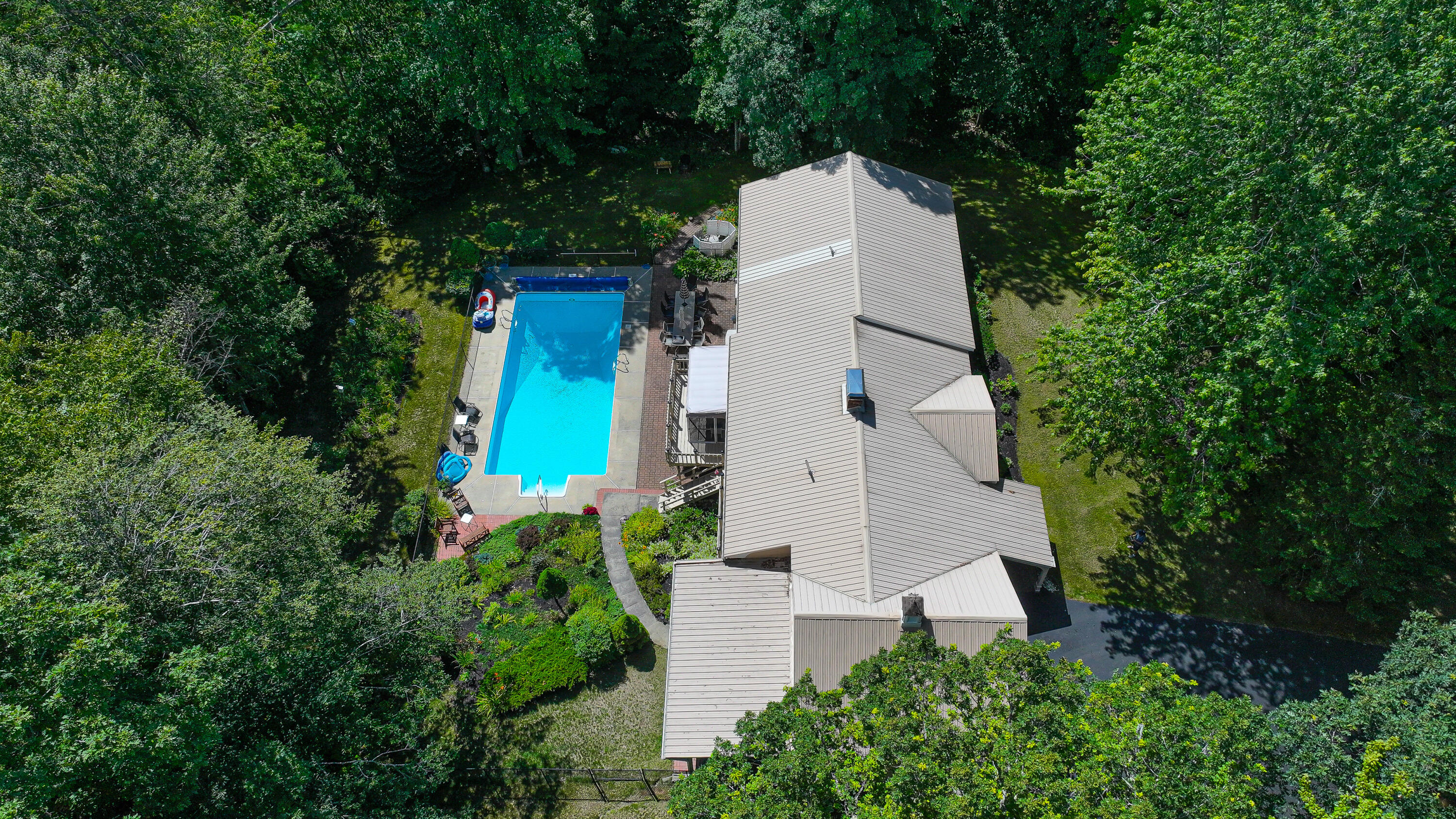 37 Woodland Shore Drive Naples ME 04055