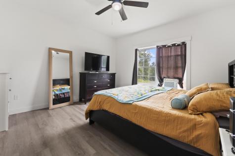 15 Fawn Lane Lewiston ME 04240
