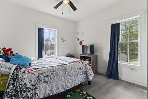 15 Fawn Lane Lewiston ME 04240