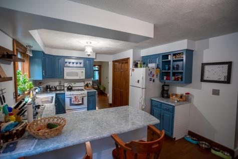 452 N Raymond Road Poland ME 04274