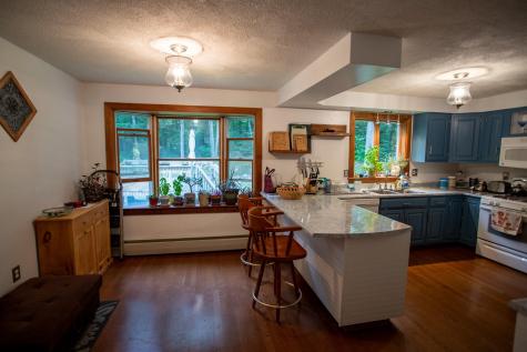 452 N Raymond Road Poland ME 04274