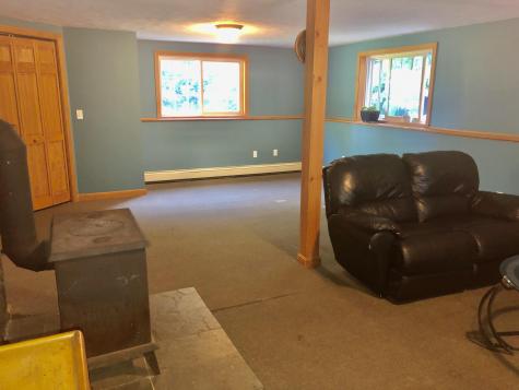 5 Cranberry Lane Poland ME 04274
