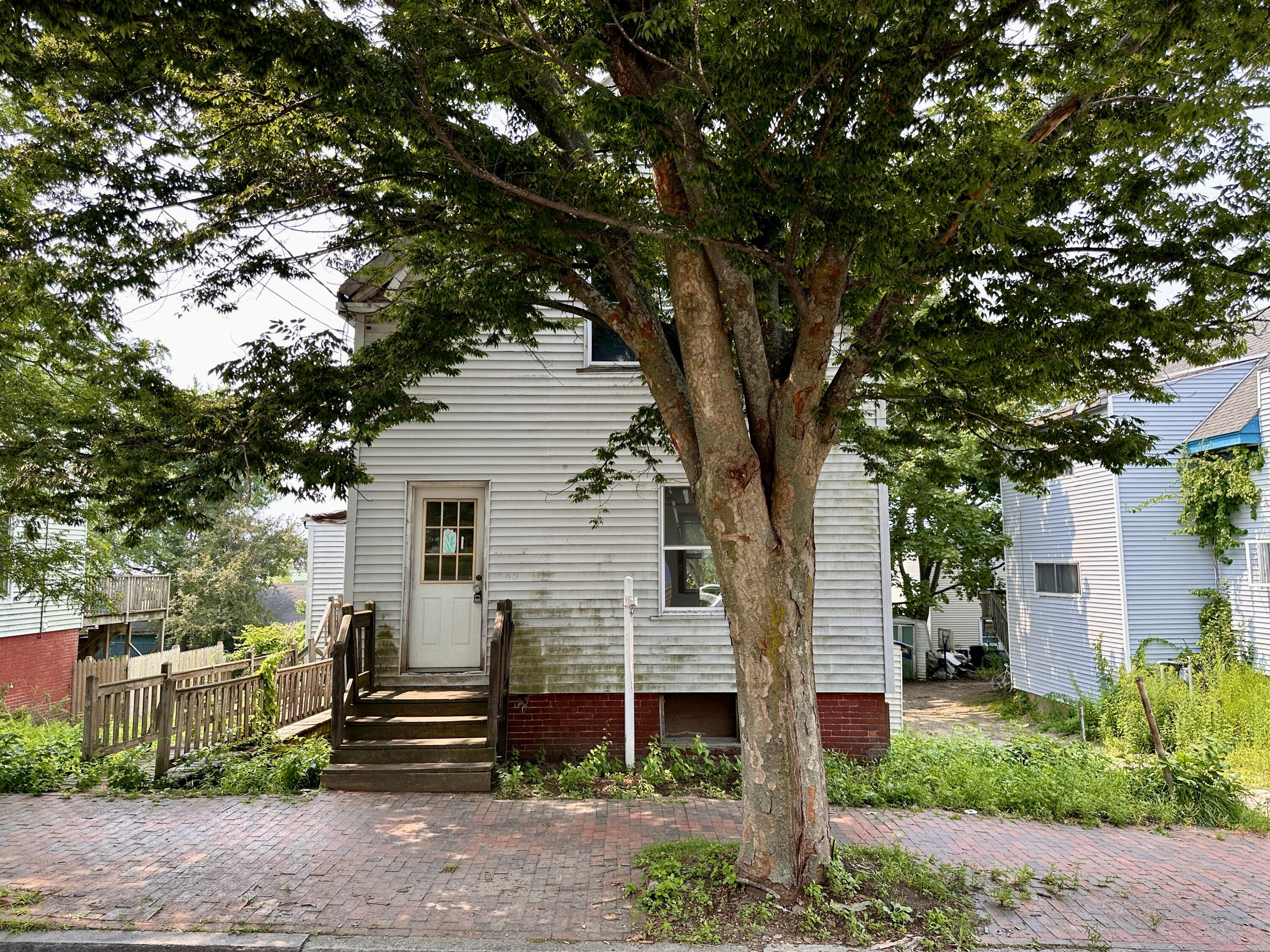 242 Valley Street Portland ME 04102