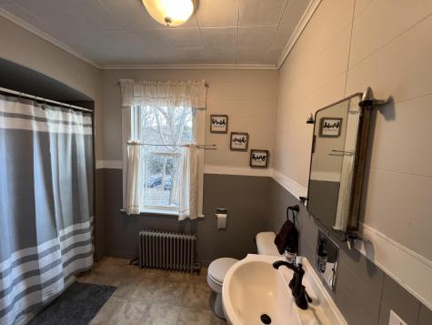 115 Lake Street Auburn ME 04210