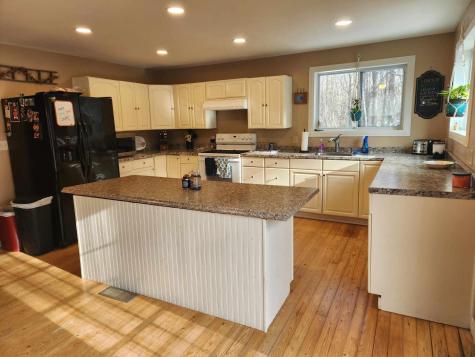 46 Snow Road Saint Albans ME 04971