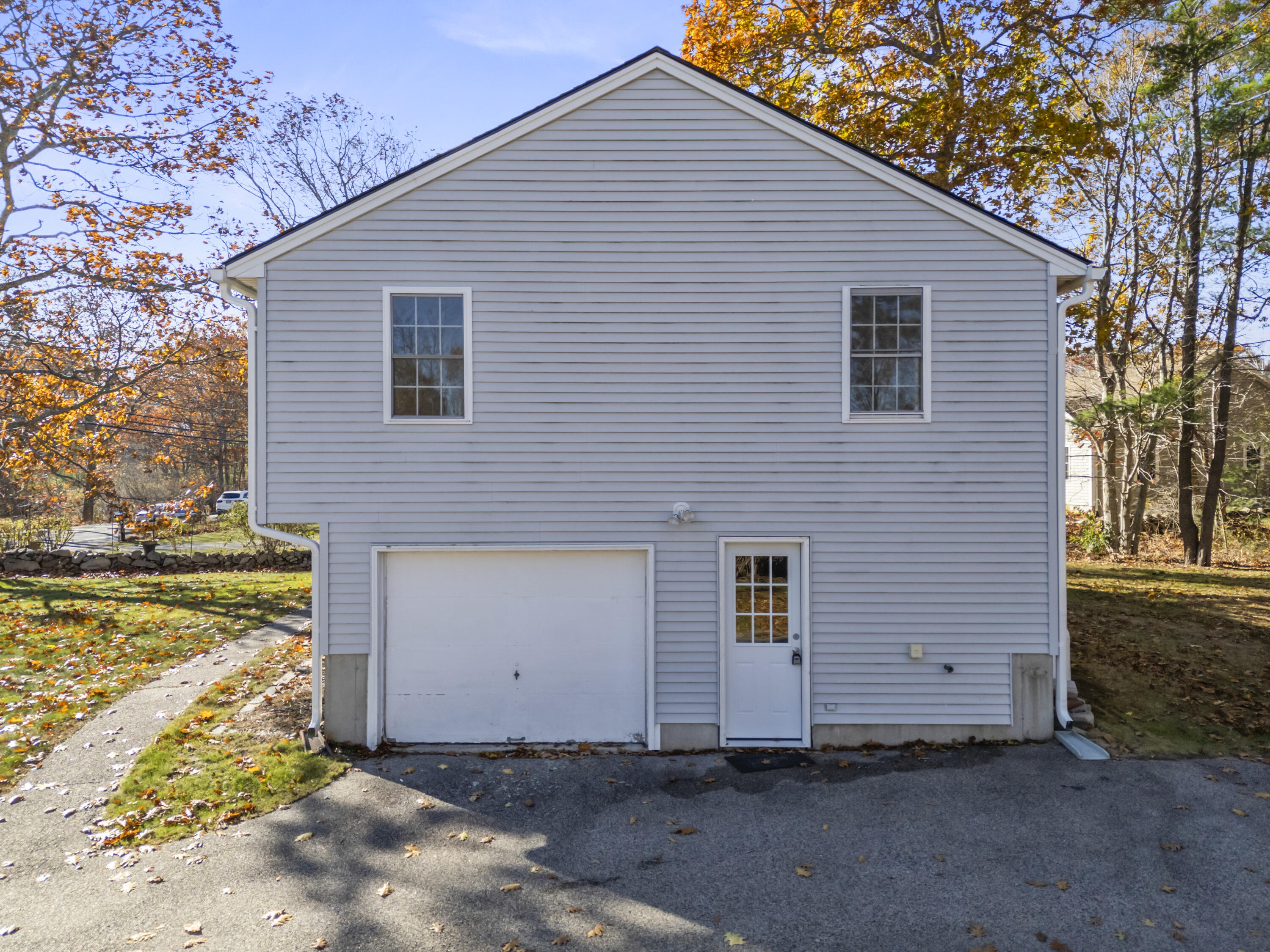 384 Ridge Road York ME 03909