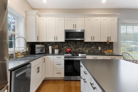 11 Beacon Drive Brunswick ME 04011