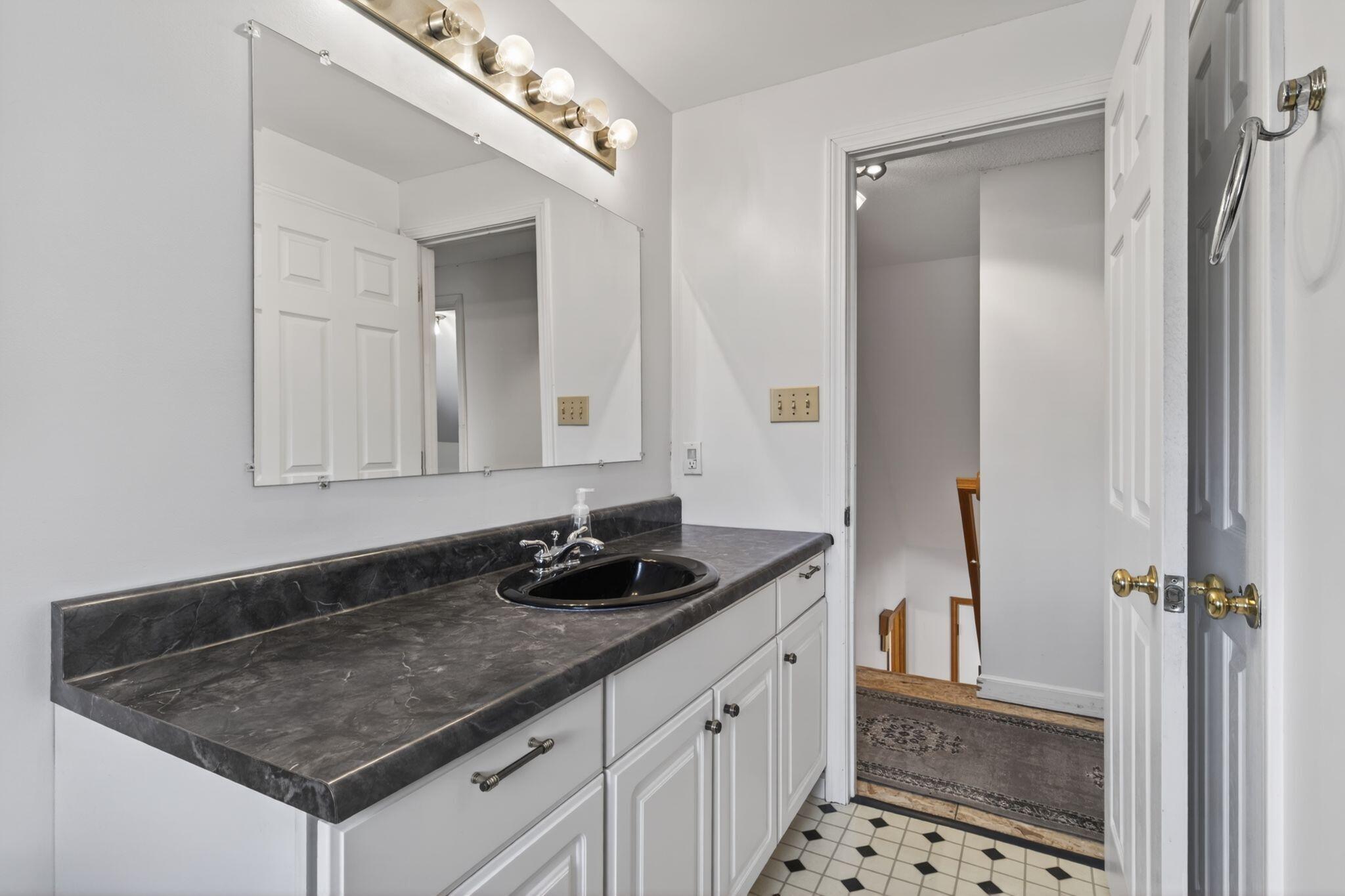 281 Portland Road Gray ME 04039