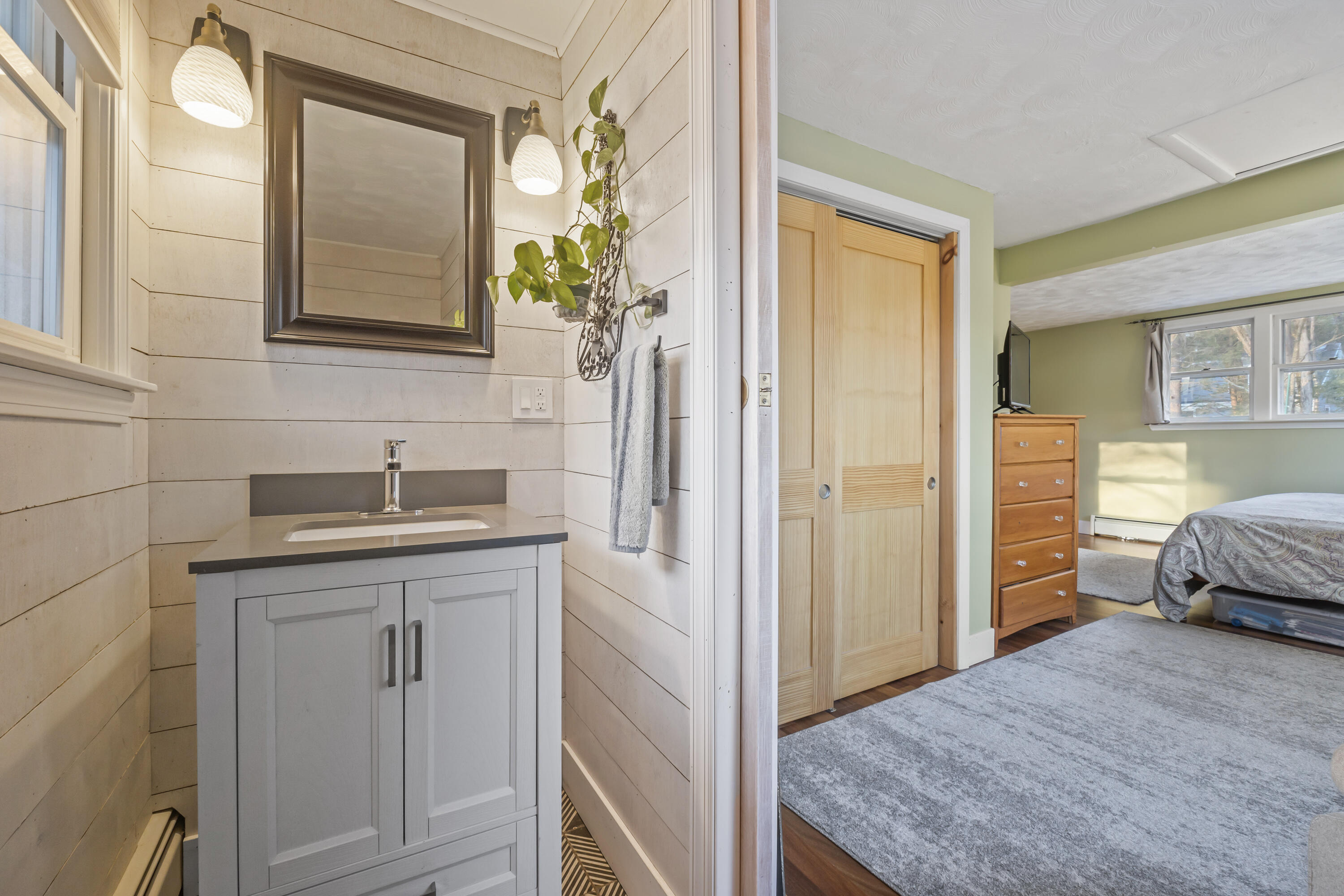 17 Knight Street Falmouth ME 04105