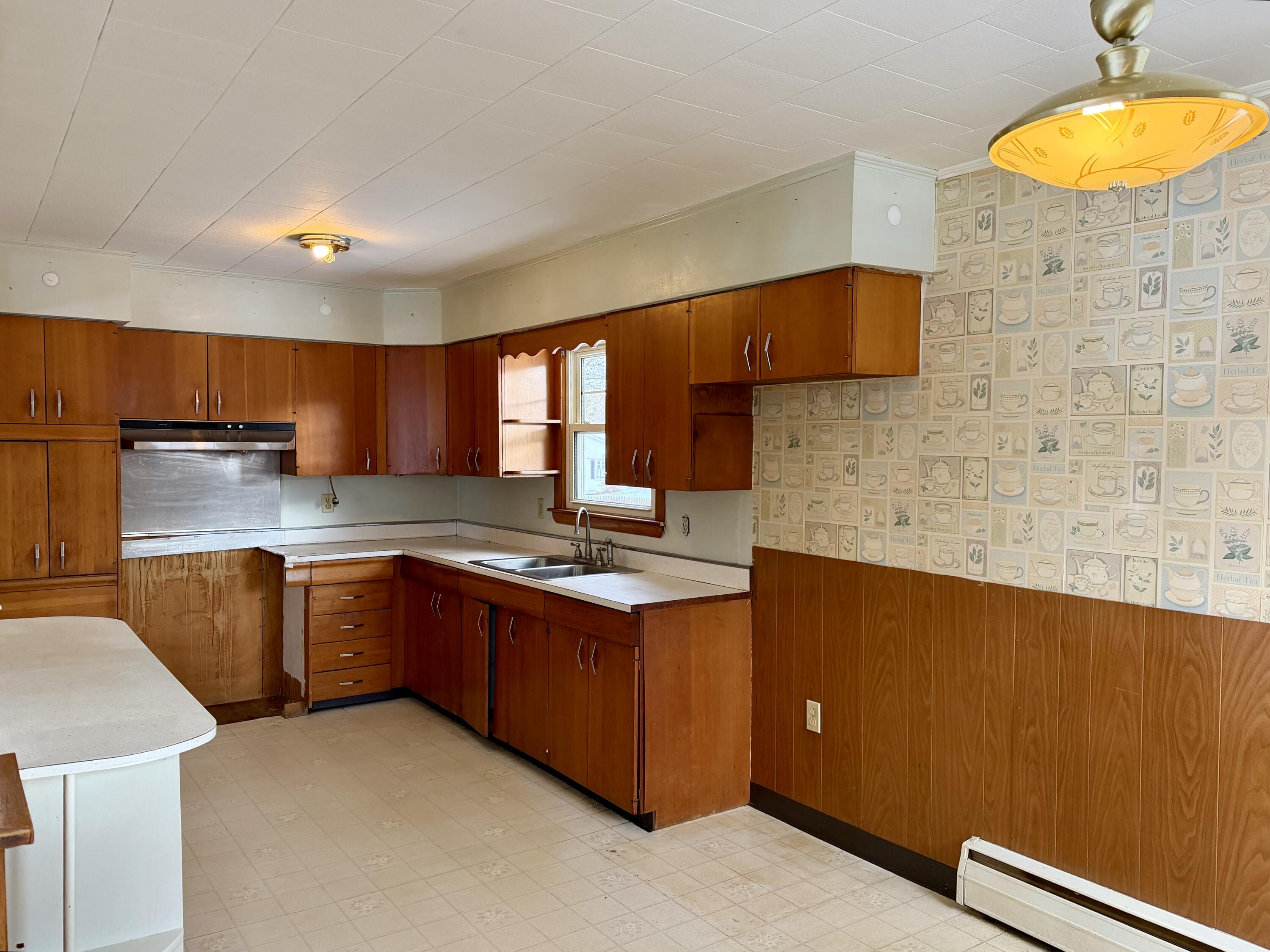 12 Palm Street East Millinocket ME 04430