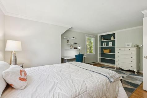 18 Longwood Drive Kennebunk ME 04043