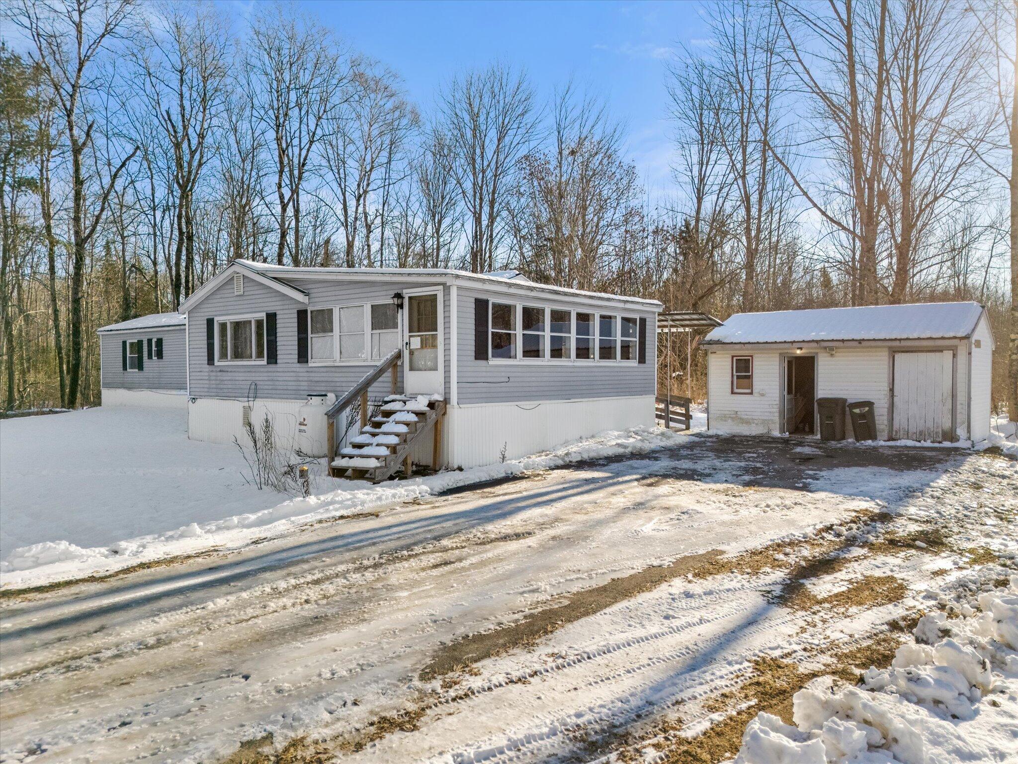 336 Lakeview Road Glenburn ME 04401