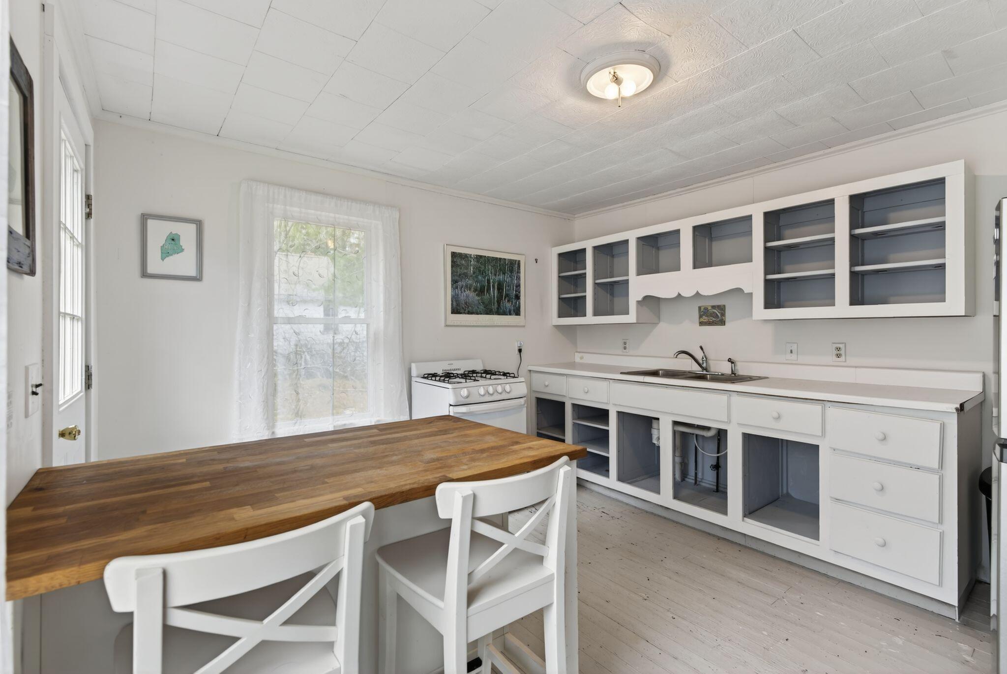 111 Old Schoolhouse Road Georgetown ME 04548