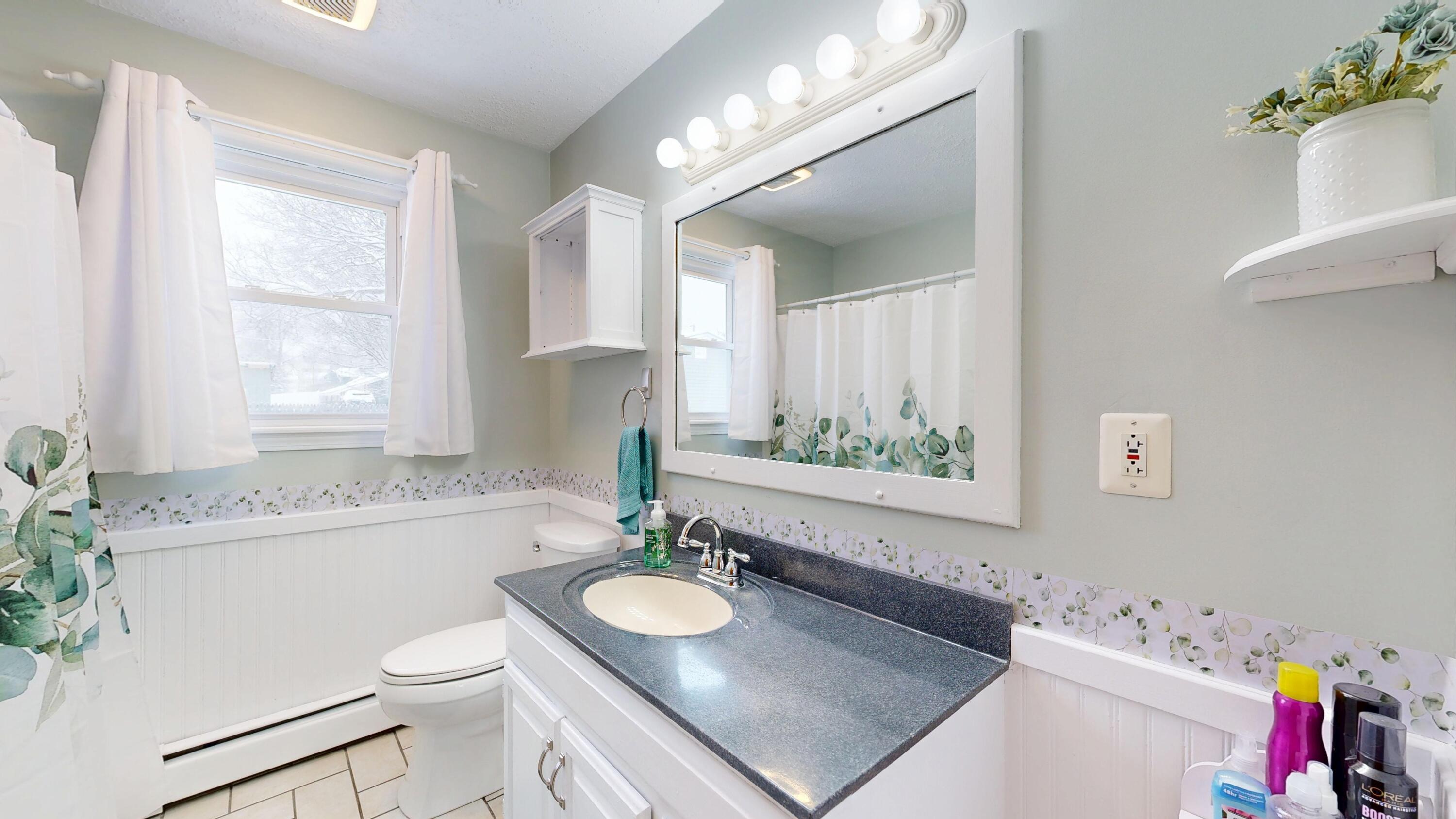 16 Orchard Circle Lewiston ME 04240