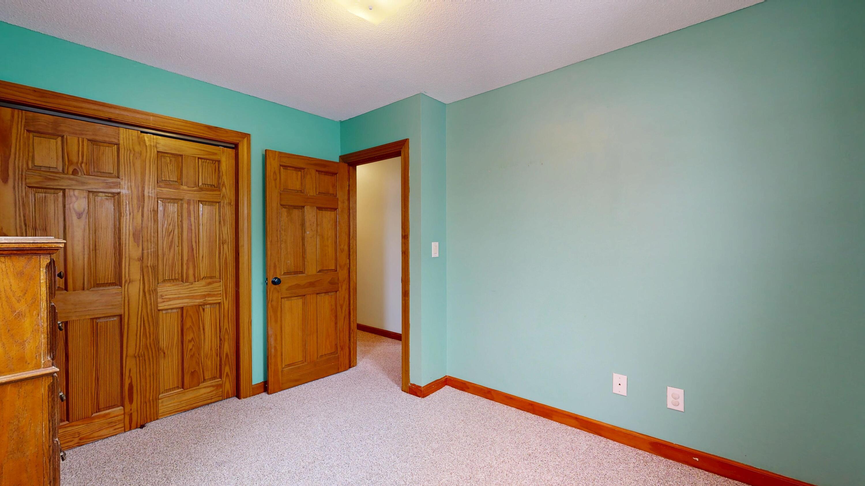 16 Orchard Circle Lewiston ME 04240