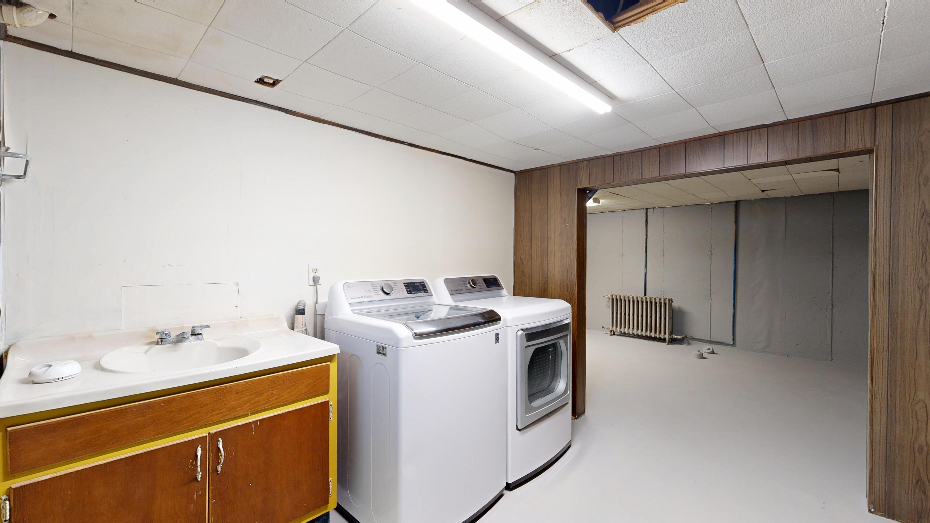 16 Orchard Circle Lewiston ME 04240