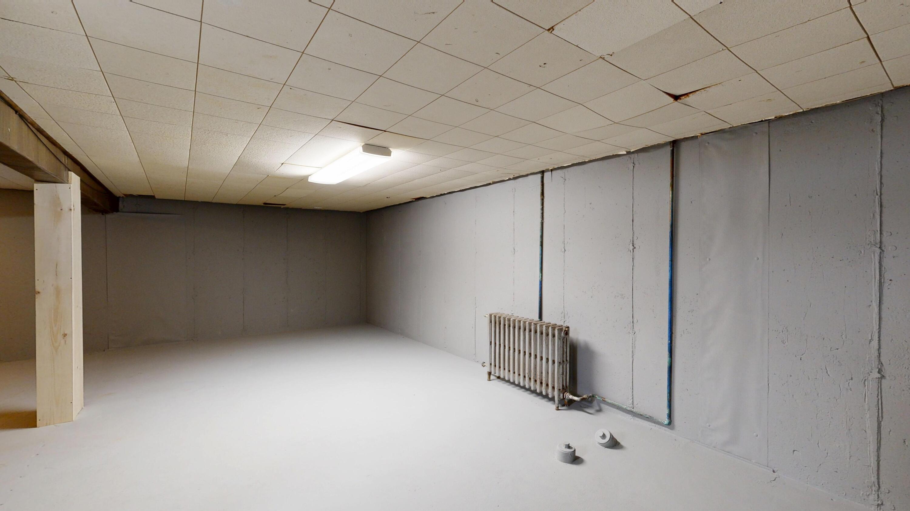 16 Orchard Circle Lewiston ME 04240