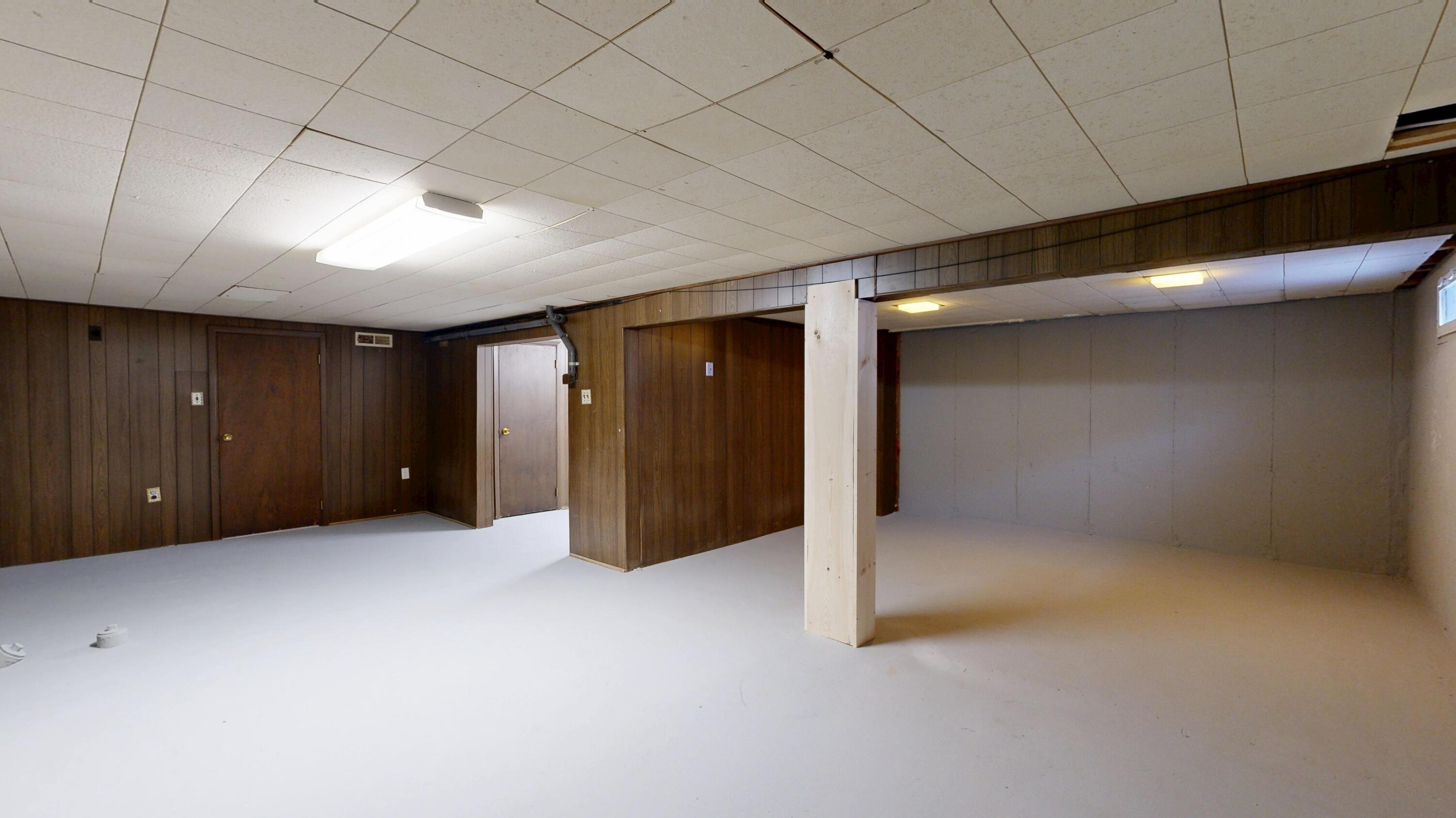 16 Orchard Circle Lewiston ME 04240