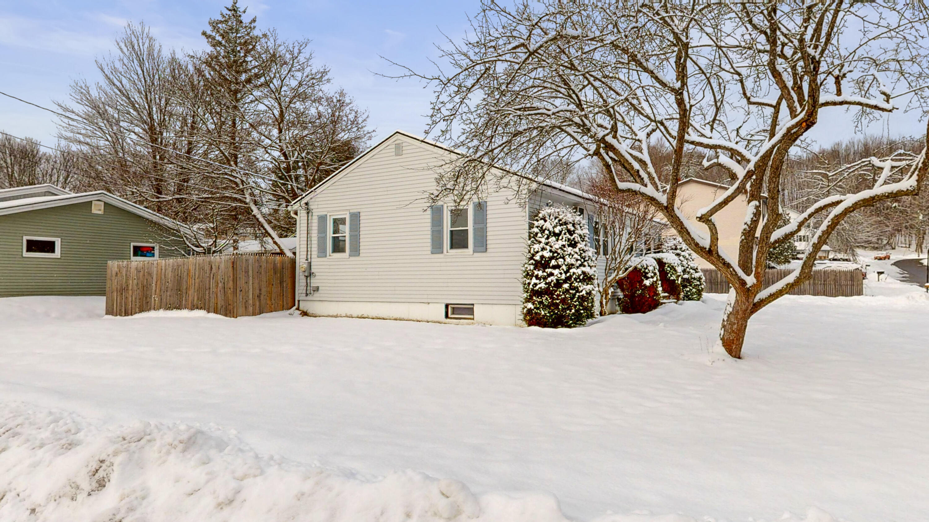 16 Orchard Circle Lewiston ME 04240