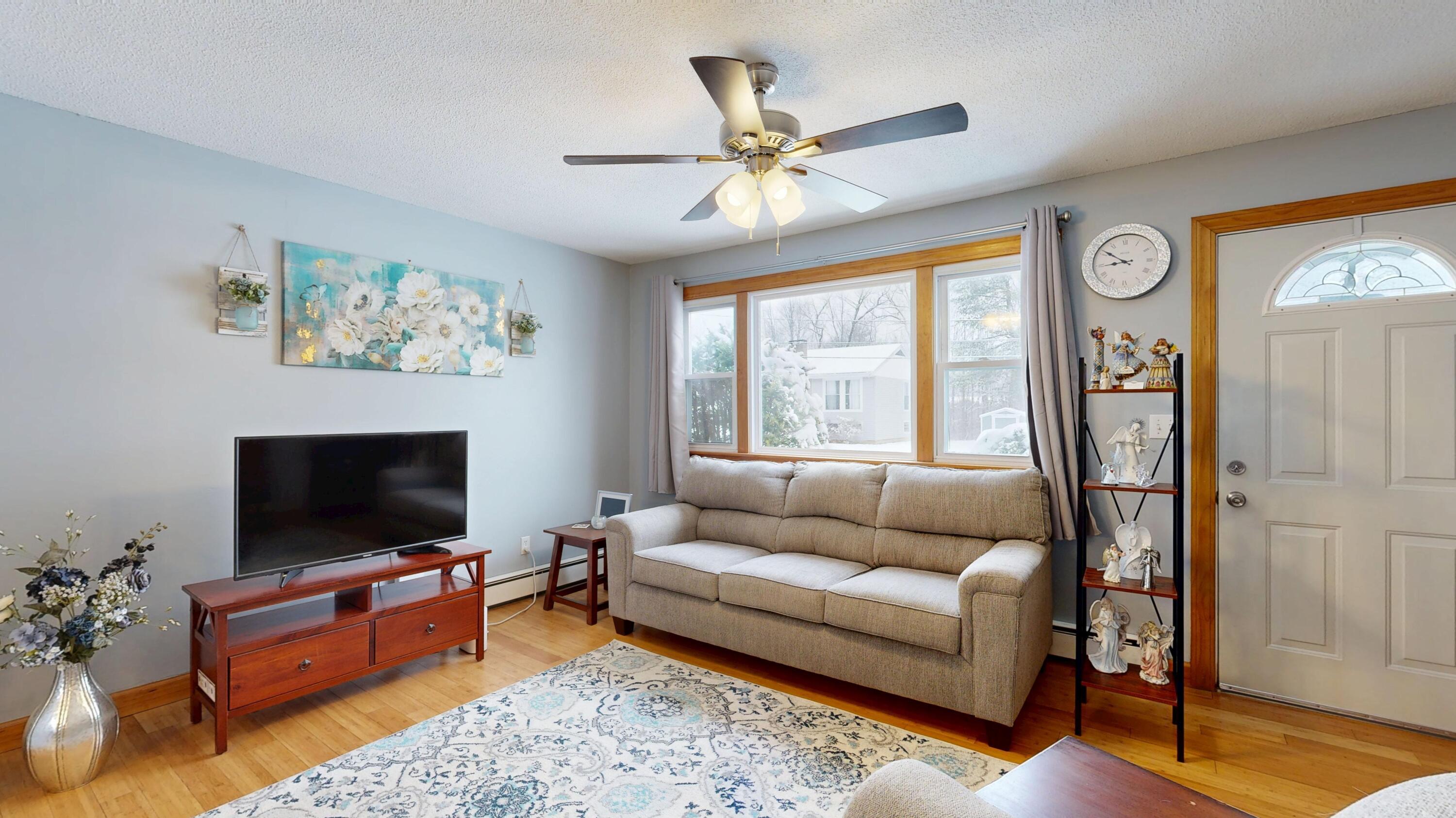 16 Orchard Circle Lewiston ME 04240