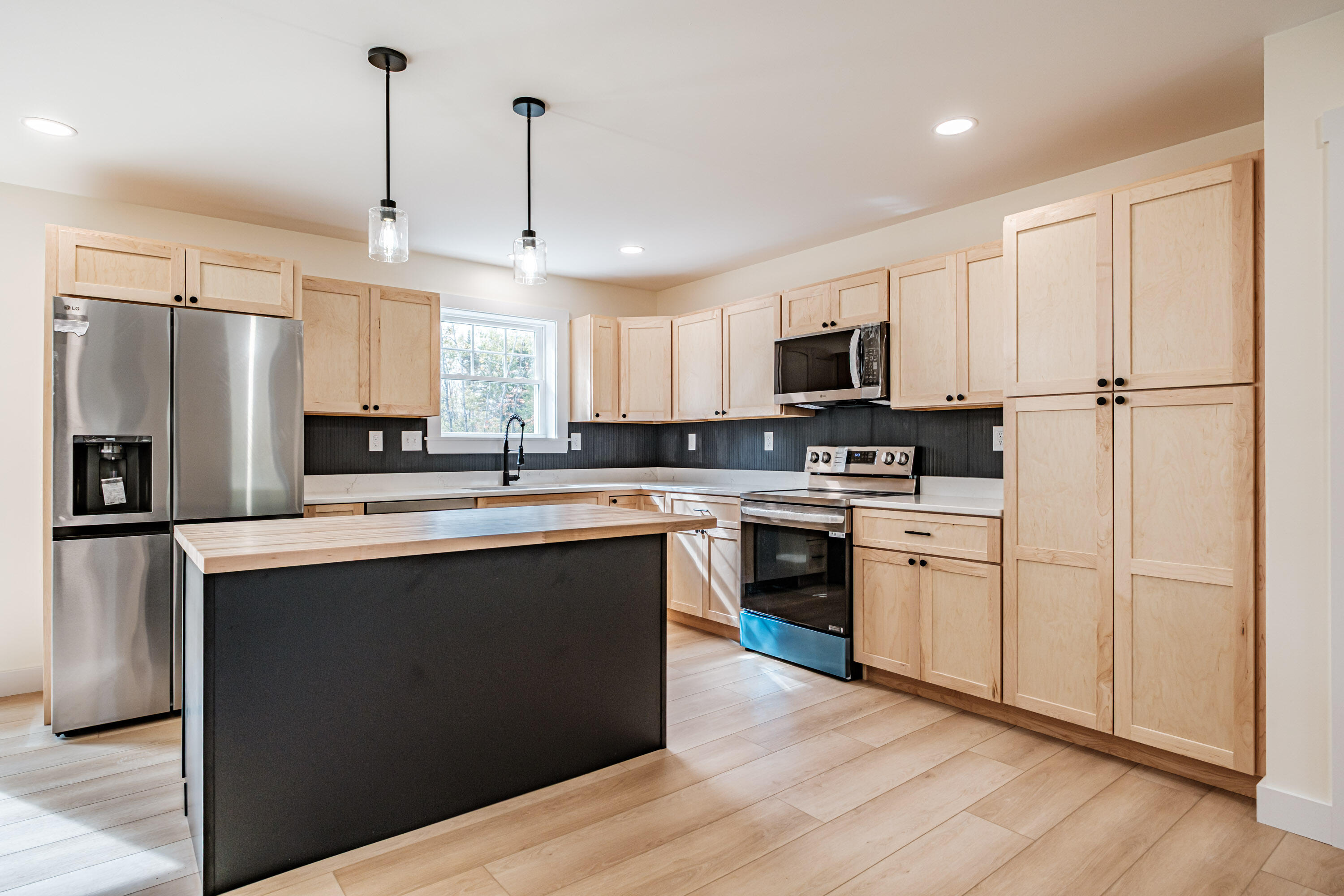 11 Nishell Drive Paris ME 04281