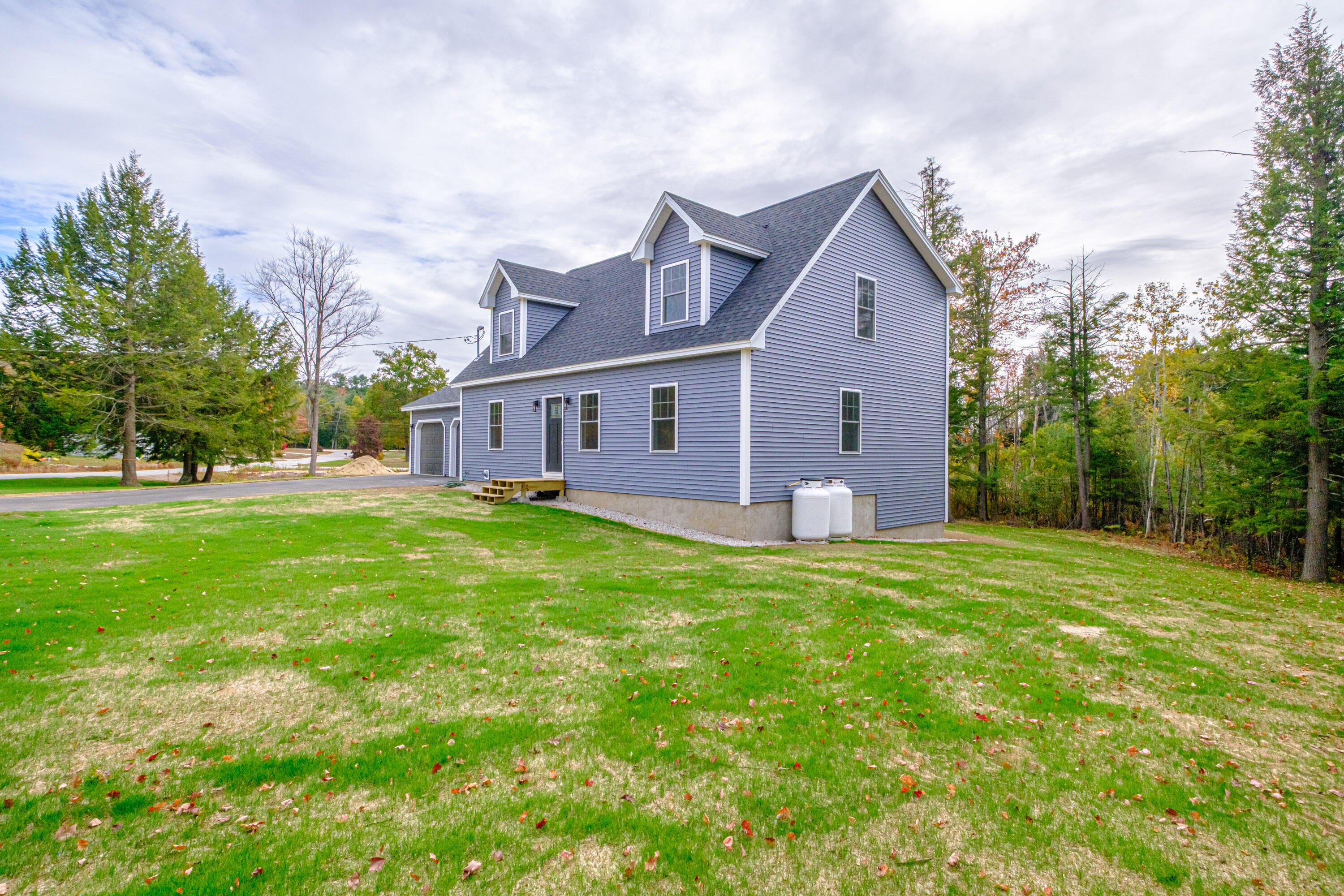 11 Nishell Drive Paris ME 04281