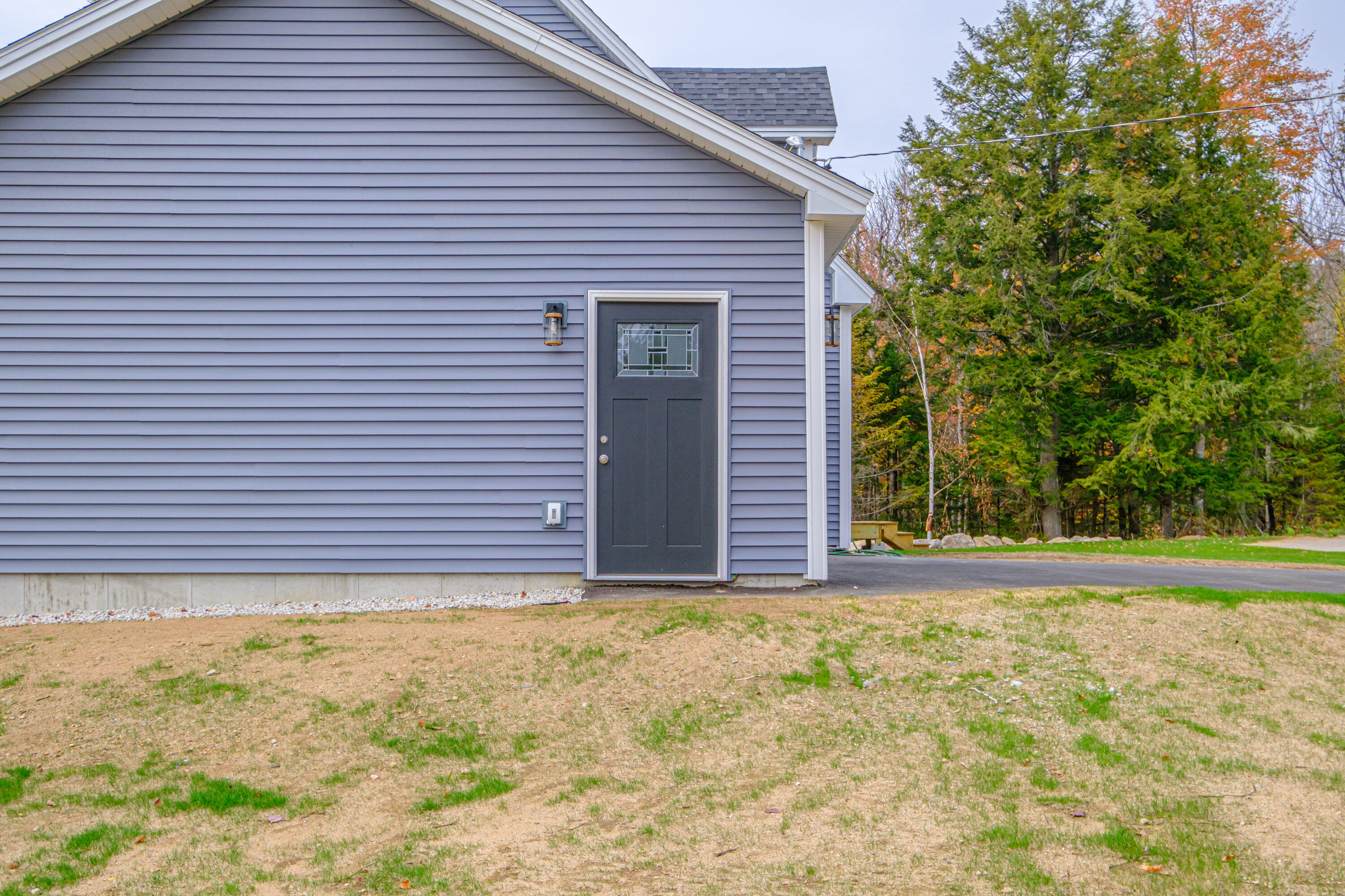 11 Nishell Drive Paris ME 04281