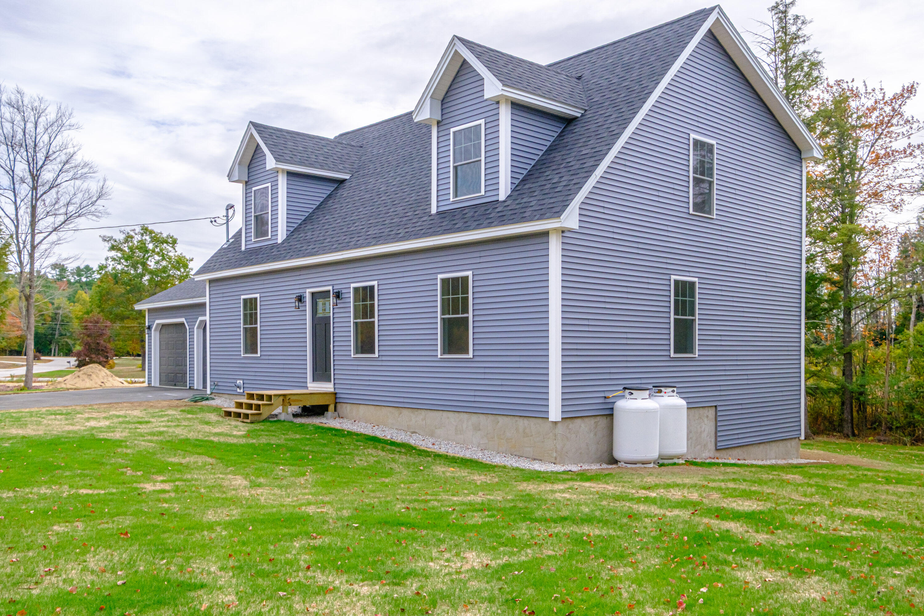 11 Nishell Drive Paris ME 04281