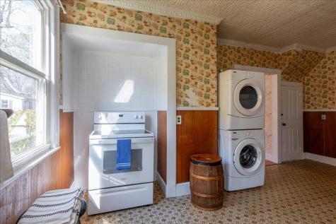 21 Georges Street Thomaston ME 04861