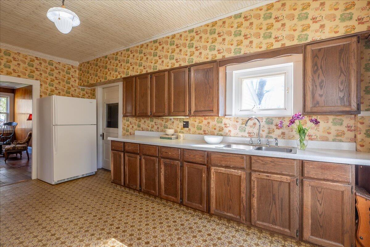21 Georges Street Thomaston ME 04861