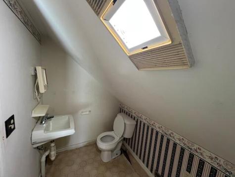 17 Stanley Lane Swans Island ME 04685