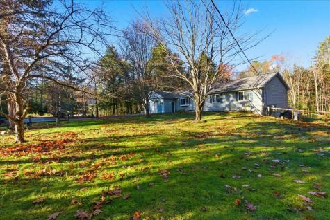 15 Gayton Road Lisbon ME 04250