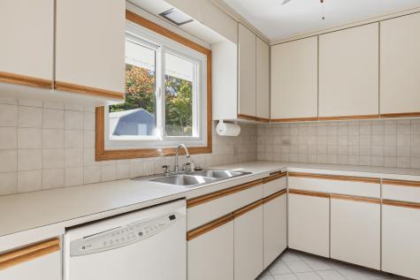 12 Malcolm Road York ME 03909