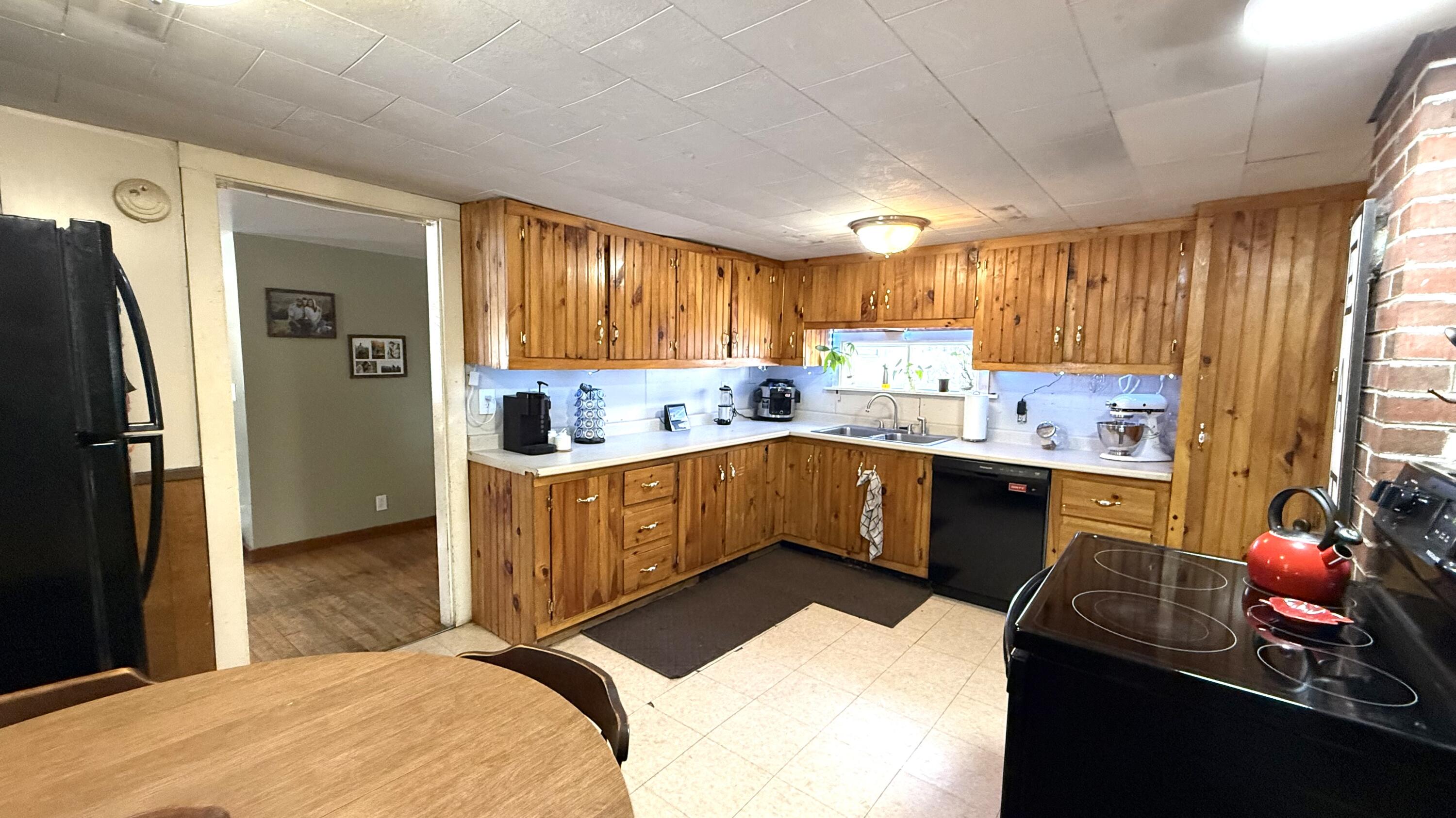 534 Blaine Avenue Abbot ME 04406