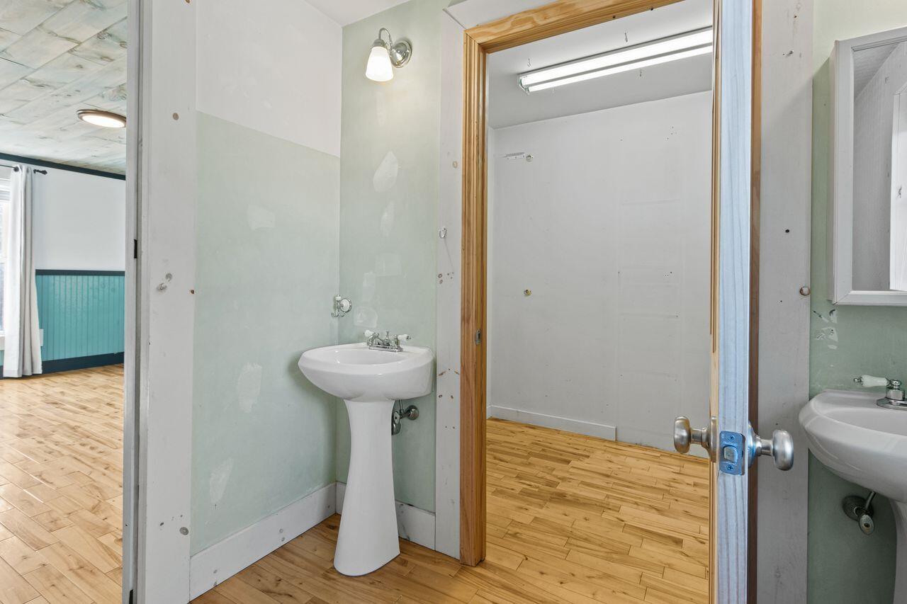 12 Lower Beach Road Saco ME 04072