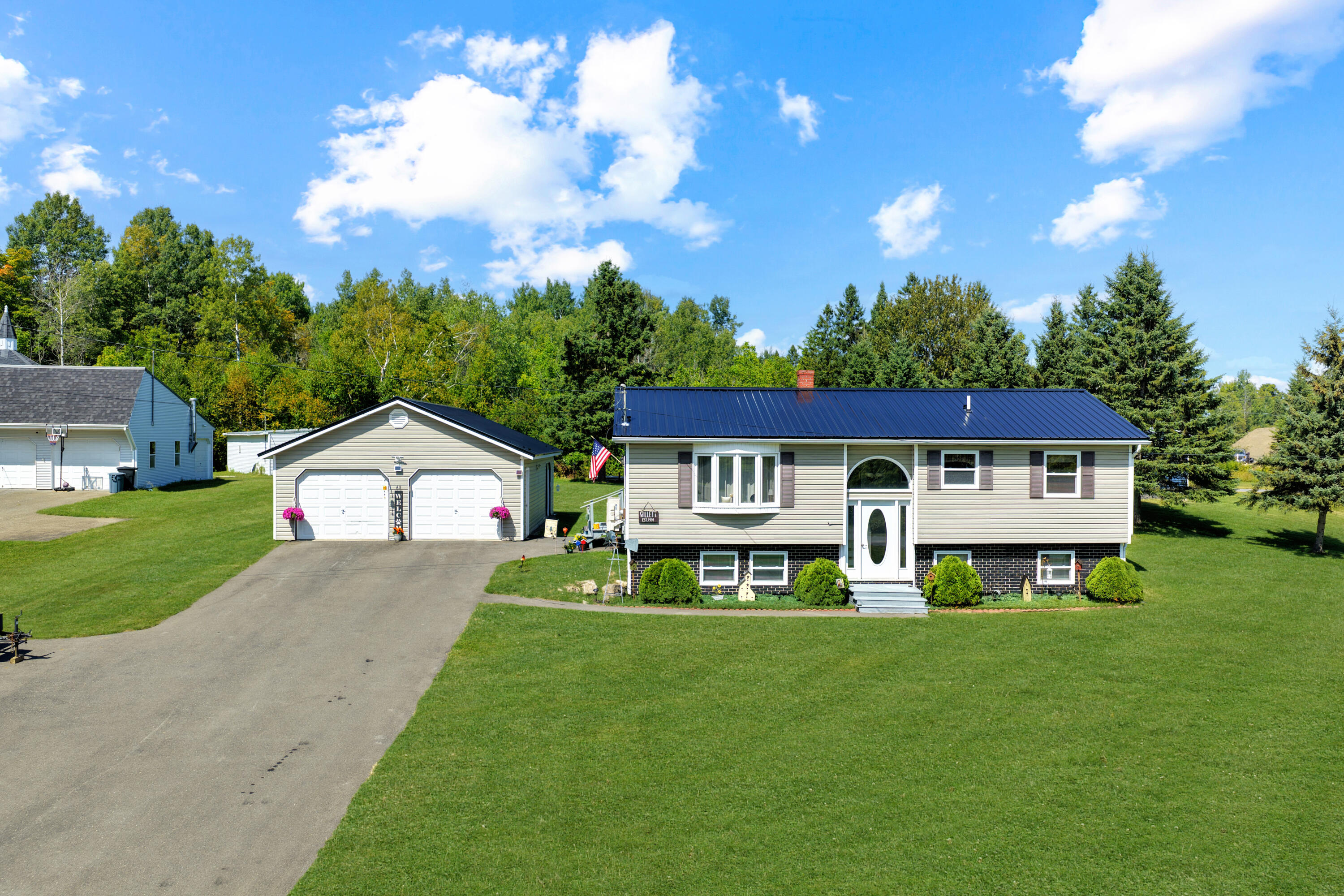 68 Fords Lane Mapleton ME 04757