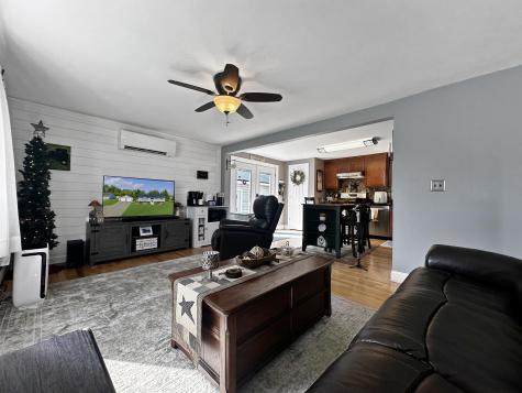 68 Fords Lane Mapleton ME 04757