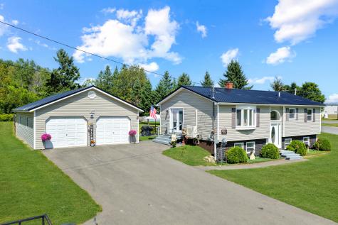 68 Fords Lane Mapleton ME 04757