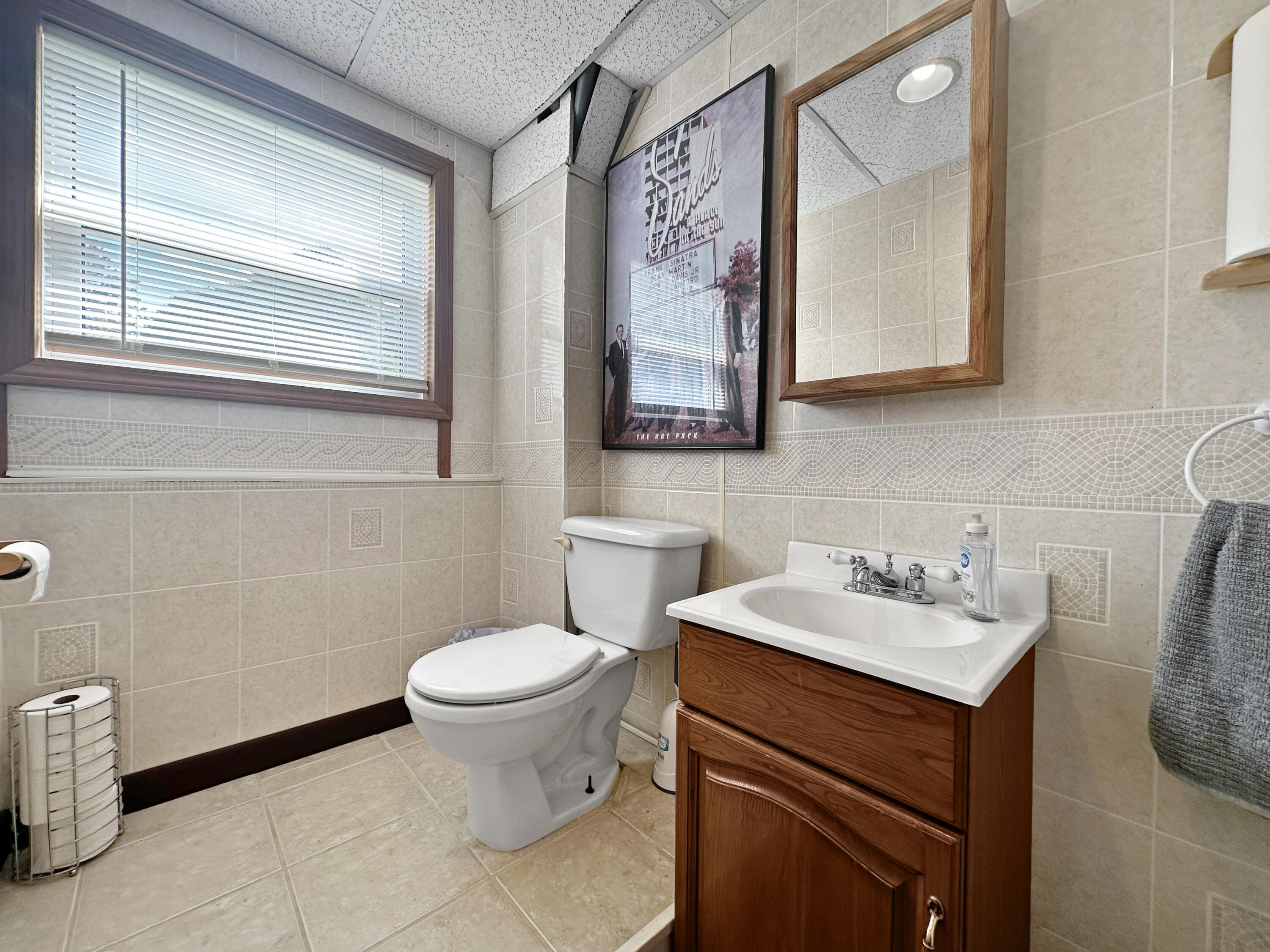 68 Fords Lane Mapleton ME 04757