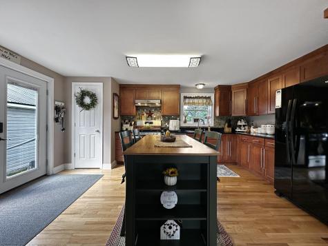 68 Fords Lane Mapleton ME 04757