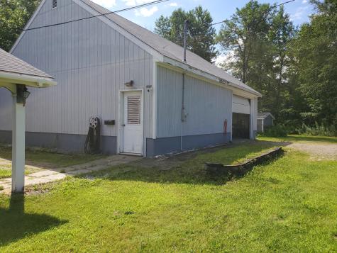 1052 Washington Street N Auburn ME 04210